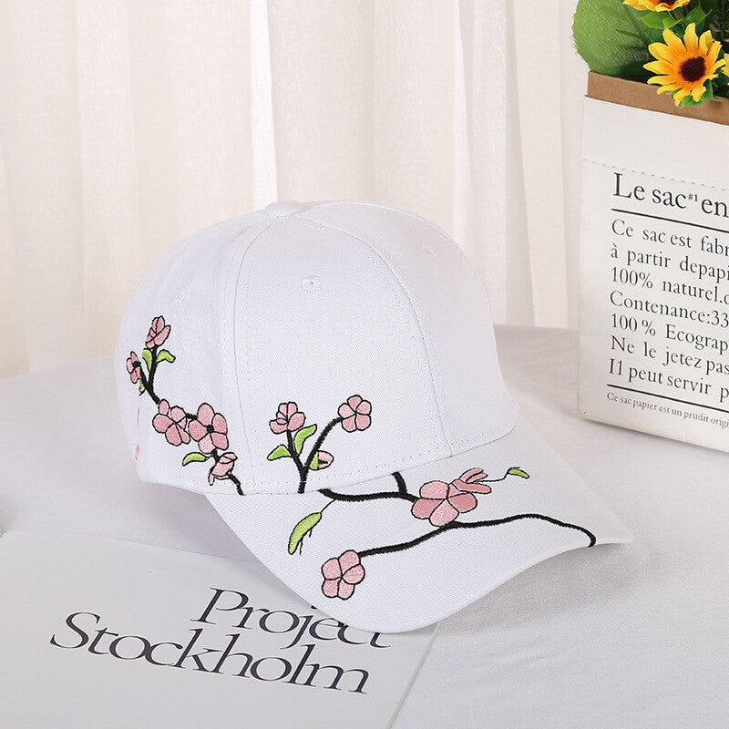 Gorra tipo Baseball con Bordados de Flores