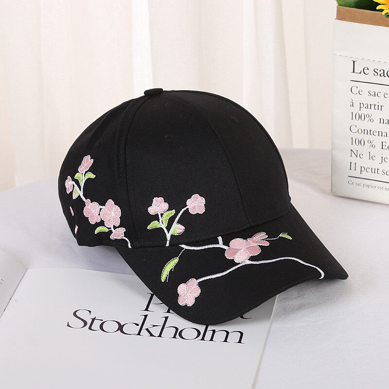 Gorra tipo Baseball con Bordados de Flores