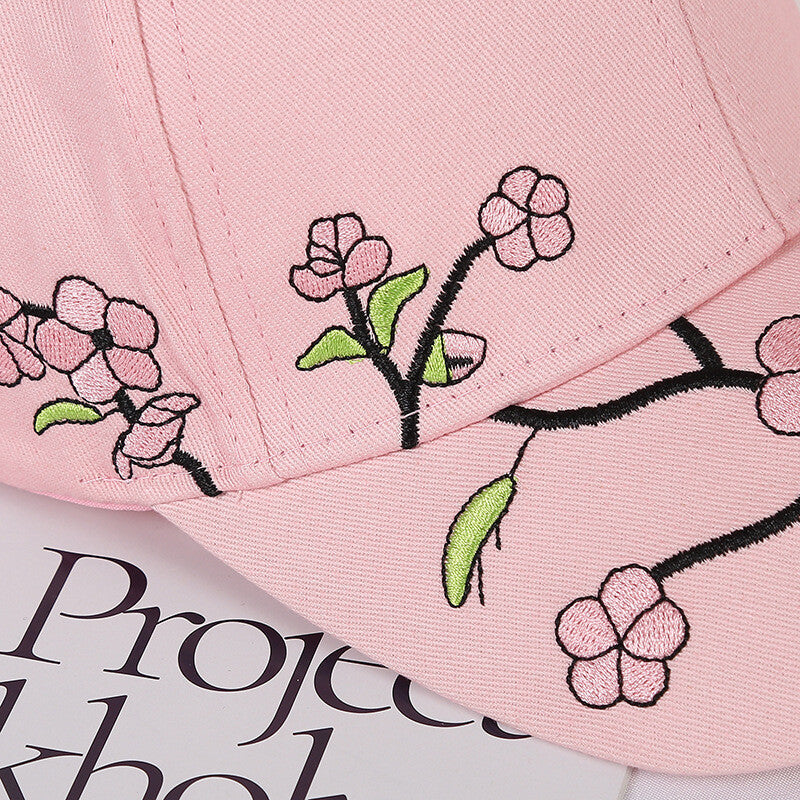 Gorra tipo Baseball con Bordados de Flores